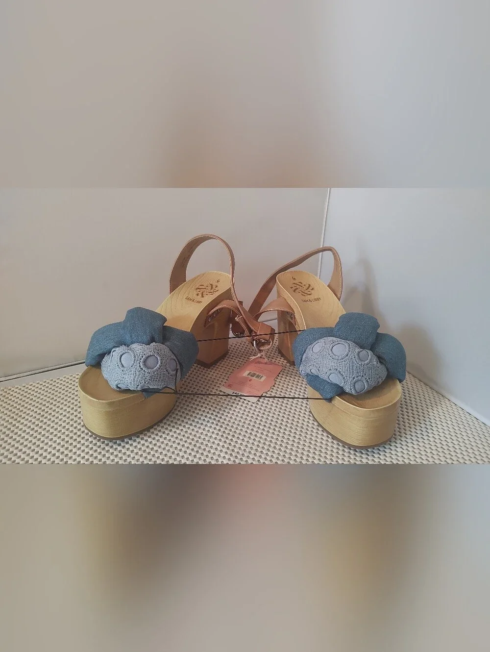 Sam & Libby Women's Size 6 Cassandra Puffy Platform Sandal NWT